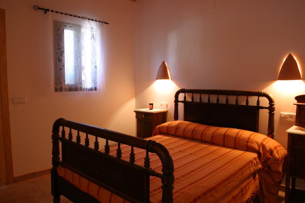 La Pergola Hostel Es Pujols Buitenkant foto